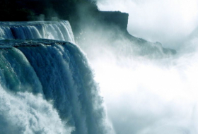 Un chanceux survit aux chutes du Niagara après être tombé de 57 mètres de hauteur