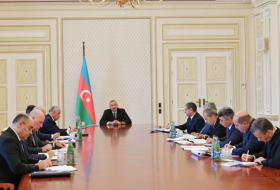  Plus de 6 milliards de dollars investis dans l'économie azerbaïdjanaise en six mois, Ilham Aliyev 