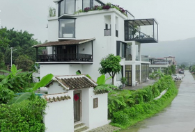 Sept amies ont construit une villa pour vivre ensemble une fois retraitées !