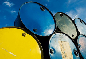 Le prix du pétrole azerbaïdjanais poursuit sa baisse sur les bourses