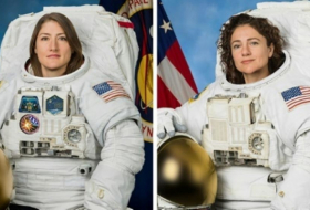  Pour la première fois, deux femmes sortent dans l'espace ensemble 