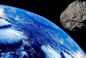 Un astéroïde faisant deux fois la taille de la tour Eiffel en route vers la Terre