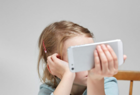   Les écrans détruisent-ils le cerveau de nos enfants ?  