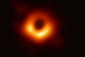 Des astronomes lancent un appel public pour traquer les trous noirs