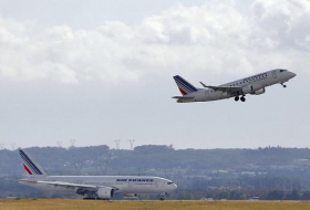Air France devra réduire ses vols en cas d'alternative ferroviaire, annonce Le Maire