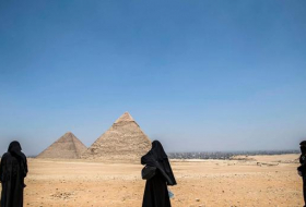 Les pyramides de Gizeh rouvrent au public alors que l'Égypte peine à endiguer l'épidémie