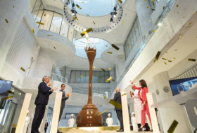 Lindt & Sprüngli: une fontaine de chocolat de 9 mètres de haut dévoilée à Zurich