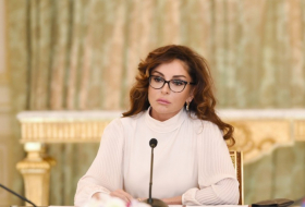   La première vice-présidente Mehriban Aliyeva félicite le peuple azerbaïdjanais  