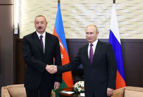   Ilham Aliyev et Vladimir Poutine s'entretiennent par visioconférence   