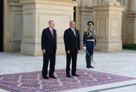  Les présidents azerbaïdjanais et turc ont visité la tombe du leader national Heydar Aliyev  