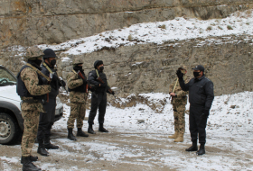  La police azerbaïdjanaise installe des points de contrôle à Kelbedjer -  PHOTOS  