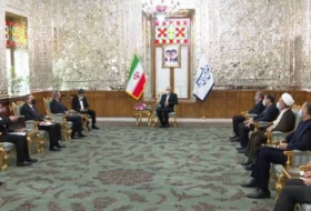  Djeyhoun Baïramov rencontre le président de l'Assemblée consultative islamique d'Iran 