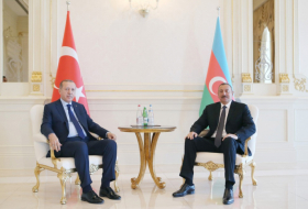 Rencontre en tête-à-tête des présidents azerbaïdjanais et turc 