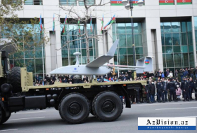 Des équipements militaires modernes de l'Azerbaïdjan démontrés lors du défilé militaire à Bakou 