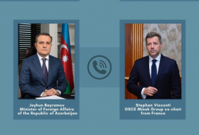  Le ministre azerbaïdjanais des Affaires étrangères s’entretient au téléphone avec le coprésident français du Groupe de Minsk 