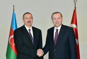   Le président Ilham Aliyev donne un coup de fil au président turc  