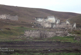   Le ministère de la Défense diffuse un   vidéo   du village d'Achaghy Veyselli de Fuzouli  