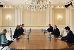  Le président Ilham Aliyev reçoit la sous-secrétaire d’Etat britannique 
