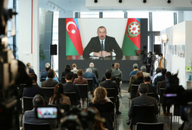  Le président Ilham Aliyev a répondu à environ 50 questions lors d'une conférence de presse - VIDEO