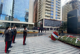 Le ministre de la Défense a visité le monument érigé à la mémoire des victimes de la tragédie de Khodjaly