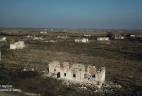   Le ministère de la Défense diffuse une   vidéo   du village d'Eyvazkhanbeyli de la région d'Aghdam  
