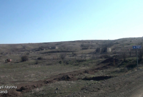   Le ministère de la Défense d'Azerbaïdjan a diffusé une   vidéo   du village de Papy de la région de Djabraïl  