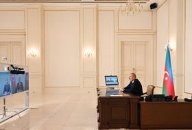 Ilham Aliyev s'entretient par visioconférence avec le chef de la diplomatie hongroise - Mise à jour
