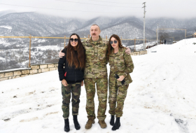  Le président Ilham Aliyev et la première dame ont effectué une visite à Choucha 