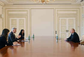  Le président Ilham Aliyev reçoit le directeur régional de la Banque mondiale - Mise à jour