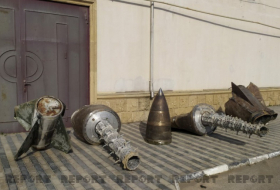  Les restes de missiles «Iskander» utilisés par l'Arménie sont démontrés aujourd'hui à Bakou -  PHOTO  