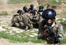  Des exercices organisés dans les unités de maintien de la paix de l'armée azerbaïdjanaise -  VIDEO  