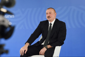  Ilham Aliyev accorde une interview à la chaîne de télévision azerbaïdjanaise 