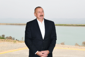   Le président Ilham Aliyev accorde une interview à la chaîne de télévision AzTV  