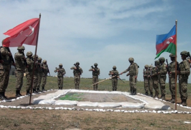   Des exercices tactiques organisés avec la participation de militaires azerbaïdjanais et turcs -   VIDEO    