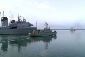   Les équipages des navires des forces navales azerbaïdjanaises ont effectué des tirs de combat -   VIDEO    