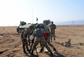  Les militaires azerbaïdjanais se préparent pour le concours des «Maîtres de l'artillerie» 