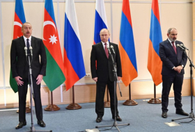 Vladimir Poutine, Ilham Aliyev et Nikol Pashinyan ont fait des déclarations à la presse 