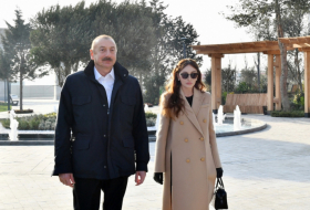  Le président Aliyev et la première dame se familiarisent avec les conditions créées dans le parc Nizami Gandjavi - PHOTOS
