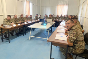  Des exercices de commandement et d'état-major ont eu lieu dans la formation de l'armée azerbaïdjanaise 