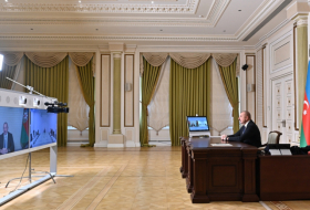  Ilham Aliyev s’entretient en visioconférence avec le président du Parlement monténégrin 