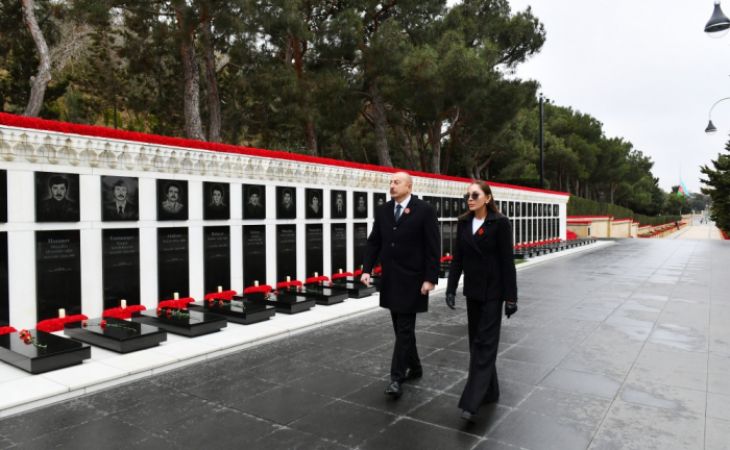  Tragédie du 20 Janvier : le président Ilham Aliyev et Mehriban Aliyeva ont visité l`Allée des Martyrs - <span style="color: #ff0000;">Mise à Jour</span>