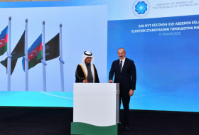 Le président Aliyev assiste à la cérémonie de pose de la première pierre de la centrale éolienne Khyzy-Abchéron - PHOTOS