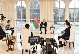  Ilham Aliyev commente la visite illégale d'une candidate à la présidentielle française à Khankendi 