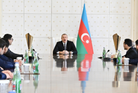  Le président Aliyev a rencontré des lutteurs azerbaïdjanais 