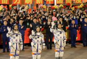 Trois Chinois reviennent d'un séjour record dans l'espace
