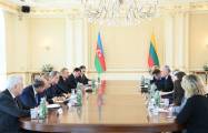  Les présidents azerbaïdjanais et lituanien tiennent une rencontre élargie aux délégations 