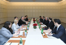   Le Premier ministre azerbaïdjanais rencontre le président lituanien  