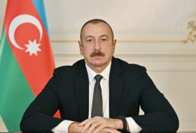   Le président Ilham Aliyev récompense un groupe de militaires du ministère de la Défense  