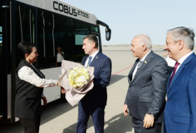 Arrivée de la présidente du Sénat de l’Oliy Majlis de la République d’Ouzbékistan en Azerbaïdjan