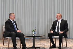   Le président azerbaïdjanais rencontre le Premier ministre roumain à Sofia  